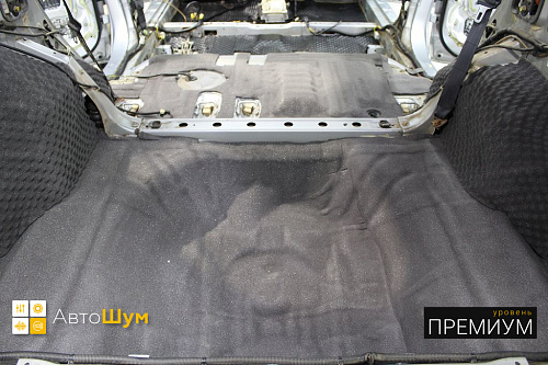 Клеим на дно багажника Герметон 7 Хонда СР-В 2