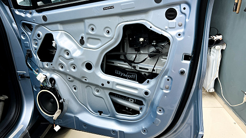 Виброизоляция дверей Чанган Юни-Т