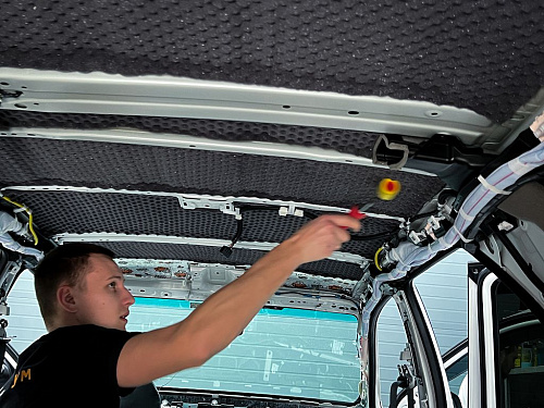 Шумоизоляция крыши Тойота Фортунер