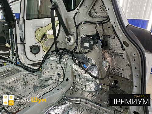 Виброизоляция крыльев и арок  Тойоты Ра4 Ха40