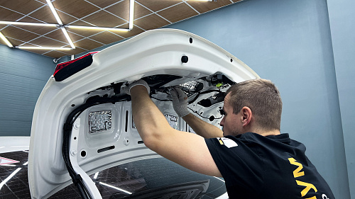 Виброизоляция крышки багажника Киа К3