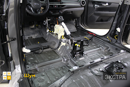 Штатная шумоизоляция пола Киа Церато