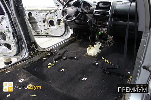 Пылесосим ковер Хонда СР-В 2