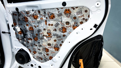 Оклейка технологических отверствий дверей Хавейл Джолион