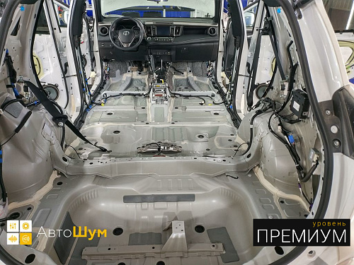 Штатная виброизоляция в багажнике Тойоты Ра4 Ха40