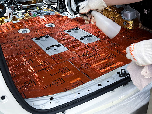 Виброизоляция багажника Тойота Фортунер