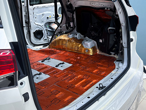 Виброизоляция багажника Тойота Фортунер