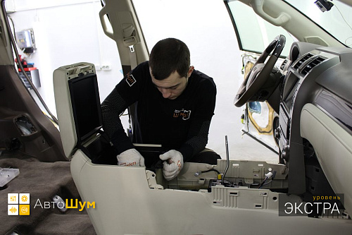 Разбираем салон Лексус Жх 460